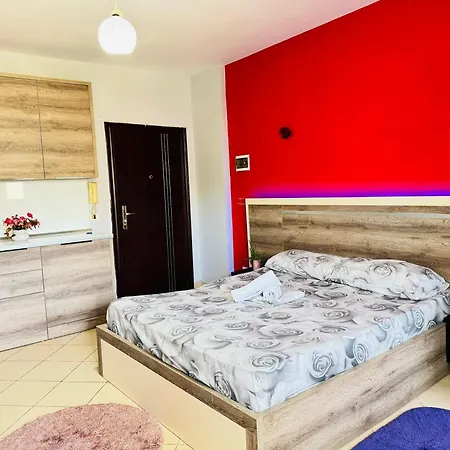 Apartament Shkembi I Kavajes 아파트