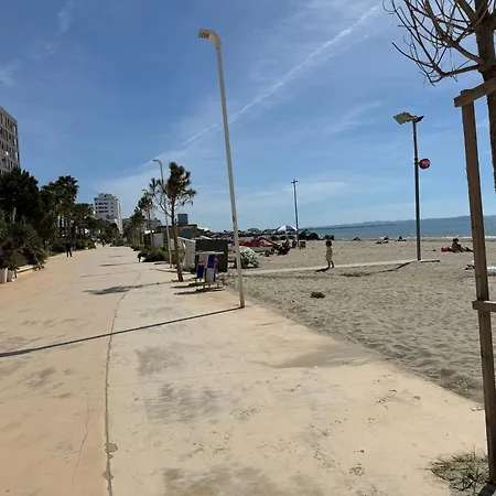 Apartament Shkembi I Kavajes 아파트 Durrës